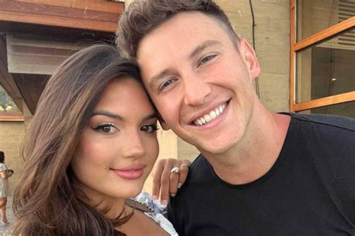 Bachelorette alum Blake Horstmann and Love Is Blind star Giannina Gibelli expecting first child |